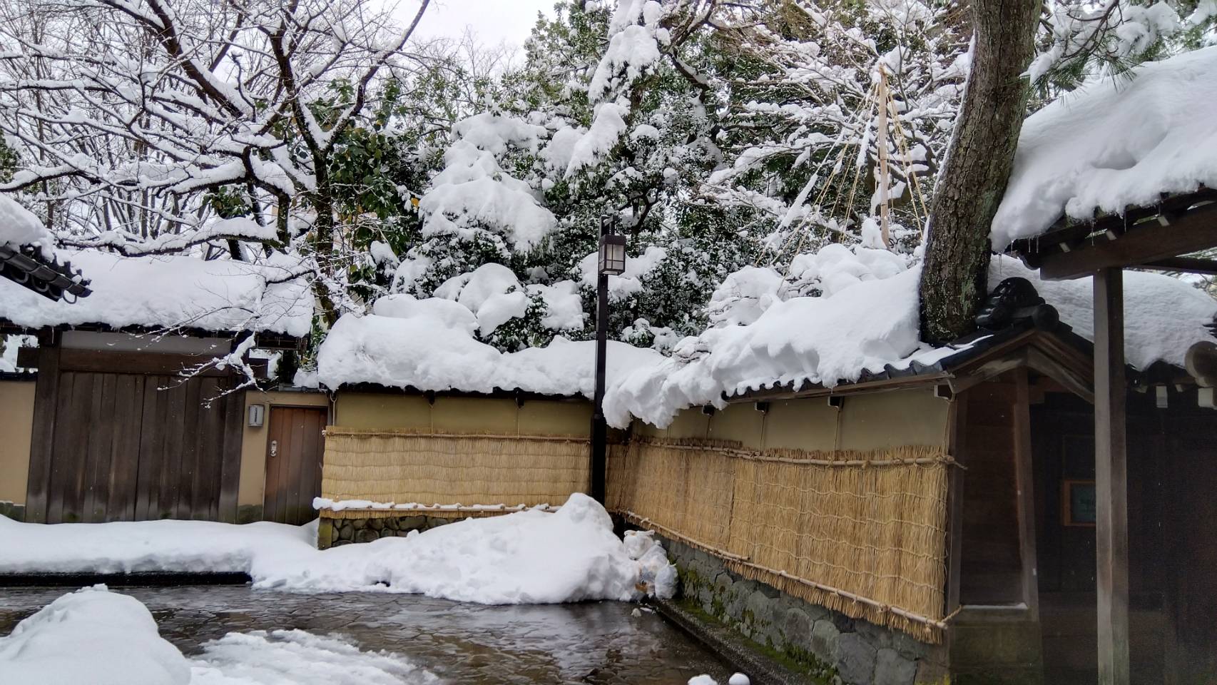 金沢のお香とアロマの香り専門店(石川県金沢市)・金沢観光地・金沢の観光スポット武家屋敷跡近く・人気でおすすめのお土産処-お香専門店のアロマ香房焚屋