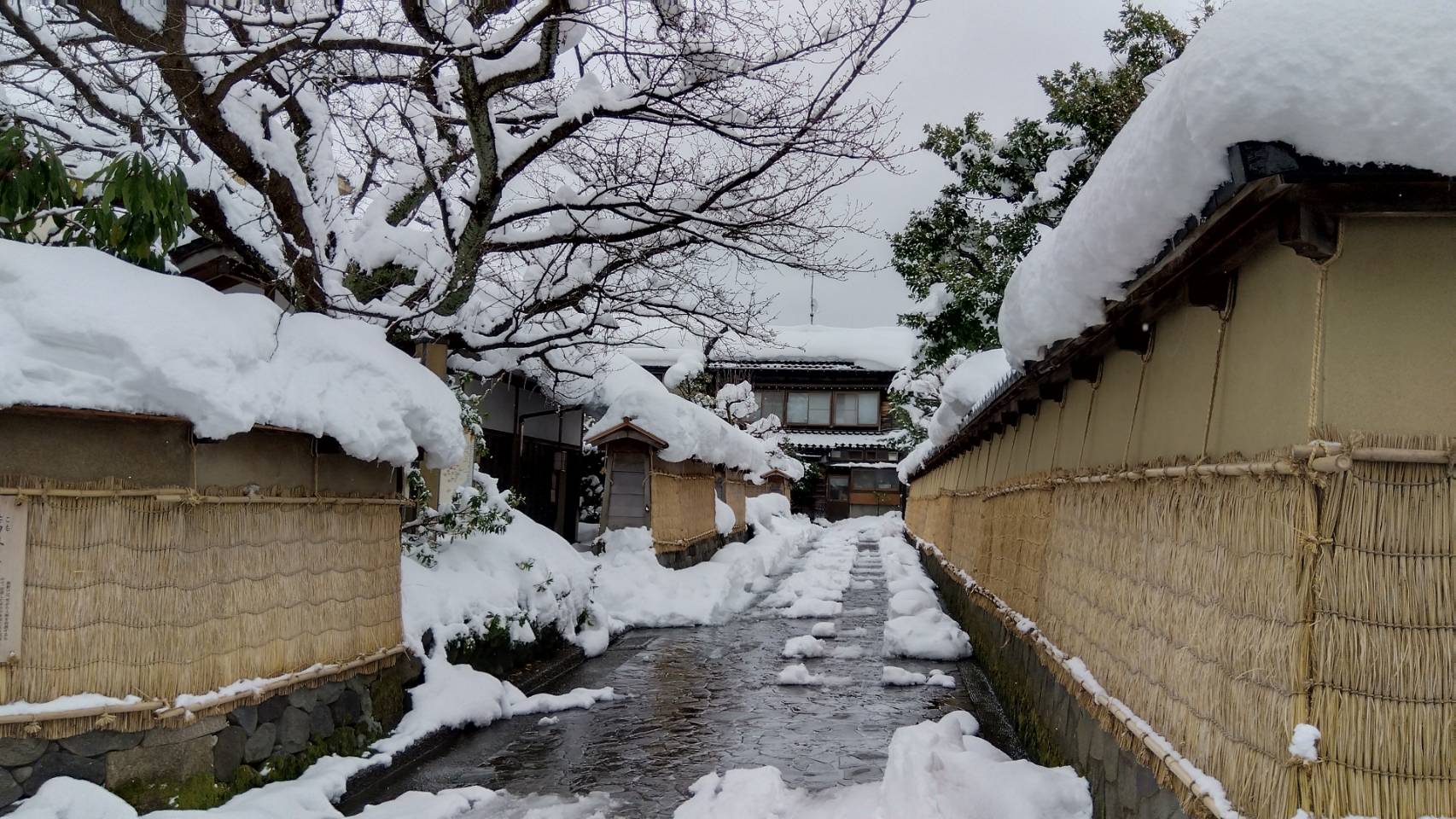 金沢のお香とアロマの香り専門店(石川県金沢市)・金沢観光地・金沢の観光スポット武家屋敷跡近く・人気でおすすめのお土産処-お香専門店のアロマ香房焚屋