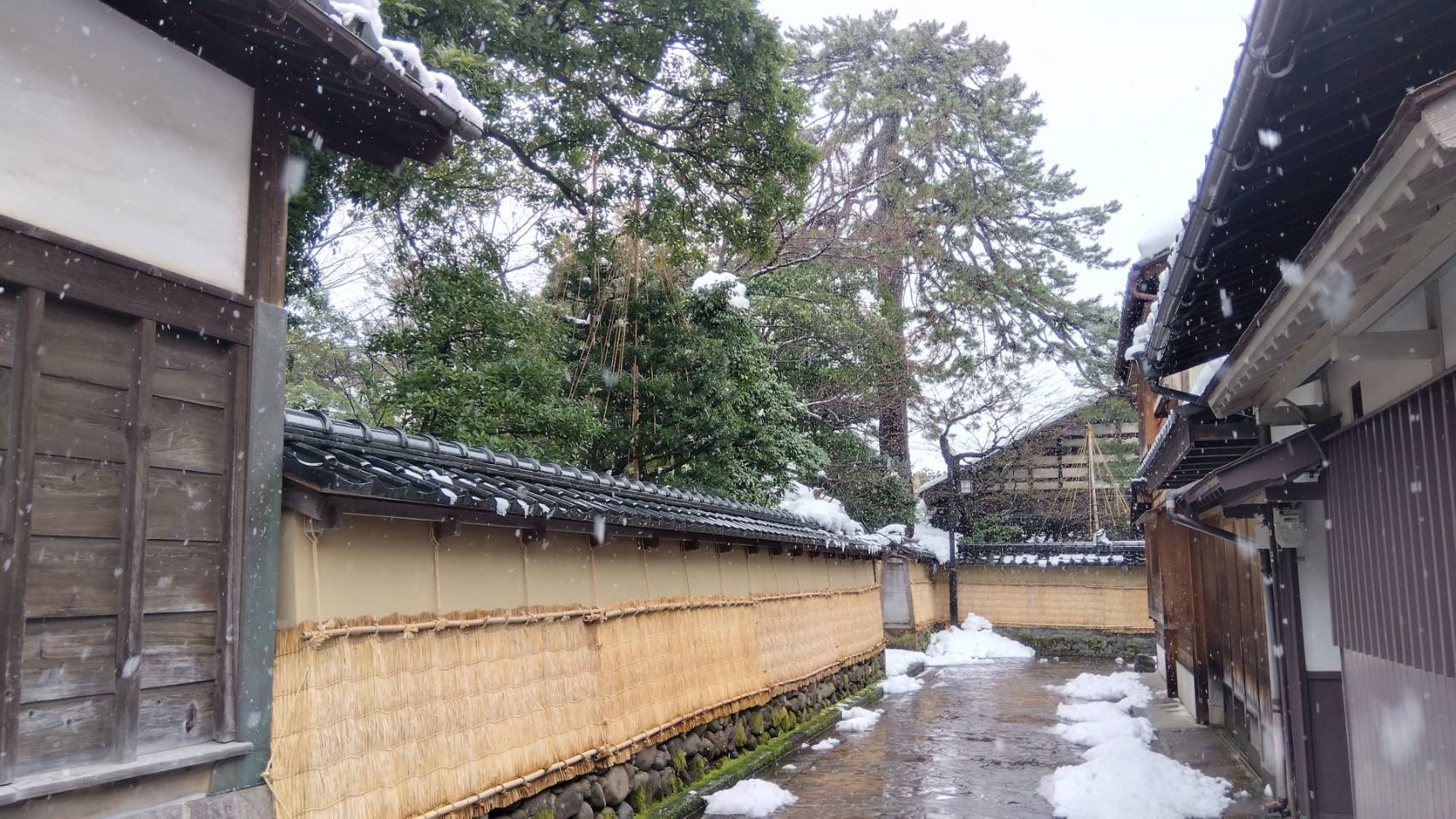 金沢のお香とアロマの香り専門店(石川県金沢市)・金沢観光地・金沢の観光スポット武家屋敷跡近く・人気でおすすめのお土産処-お香専門店のアロマ香房焚屋