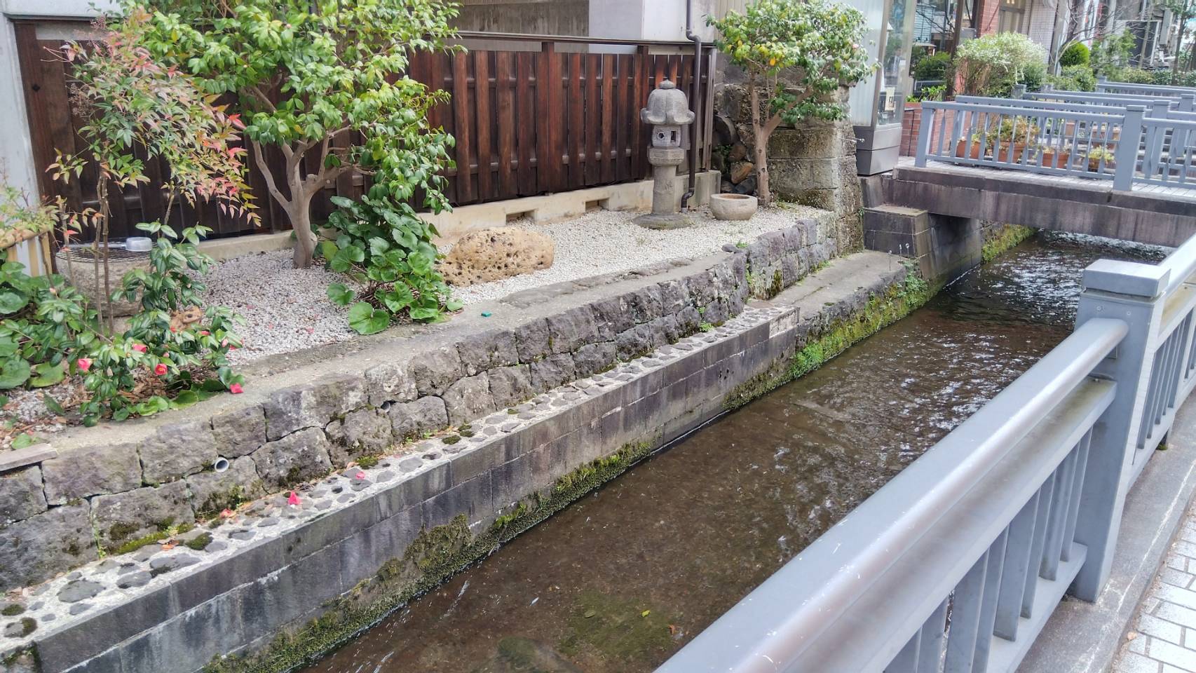 金沢のお香とアロマの香り専門店(石川県金沢市)・金沢観光地・金沢の観光スポット武家屋敷跡近く・人気でおすすめのお土産処-お香専門店のアロマ香房焚屋