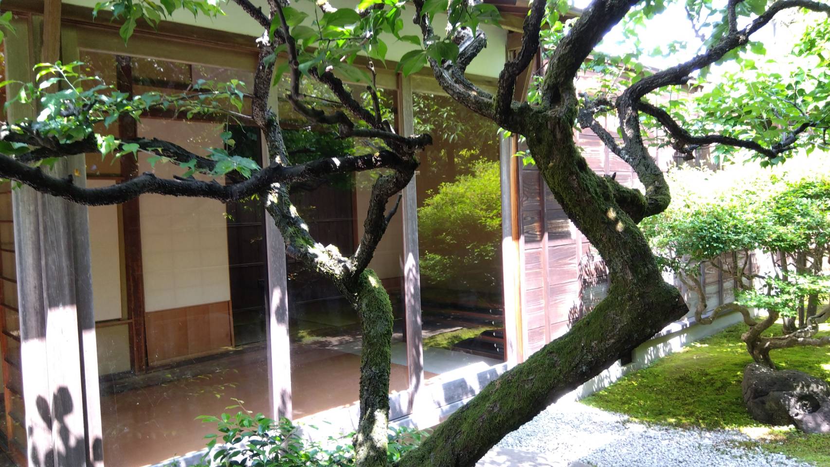 金沢のお香とアロマの香り専門店(石川県金沢市)・金沢観光地・金沢の観光スポット武家屋敷跡近く・人気でおすすめのお土産処-お香専門店のアロマ香房焚屋