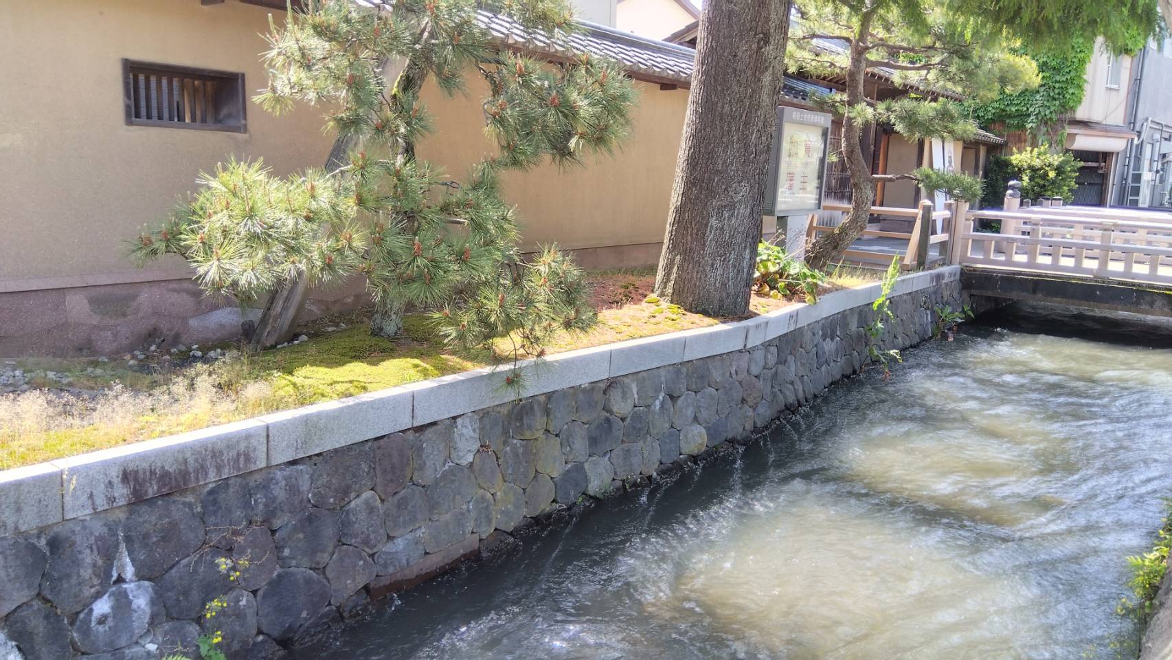 金沢のお香とアロマの香り専門店(石川県金沢市)・金沢観光地・金沢の観光スポット武家屋敷跡近く・人気でおすすめのお土産処-お香専門店のアロマ香房焚屋