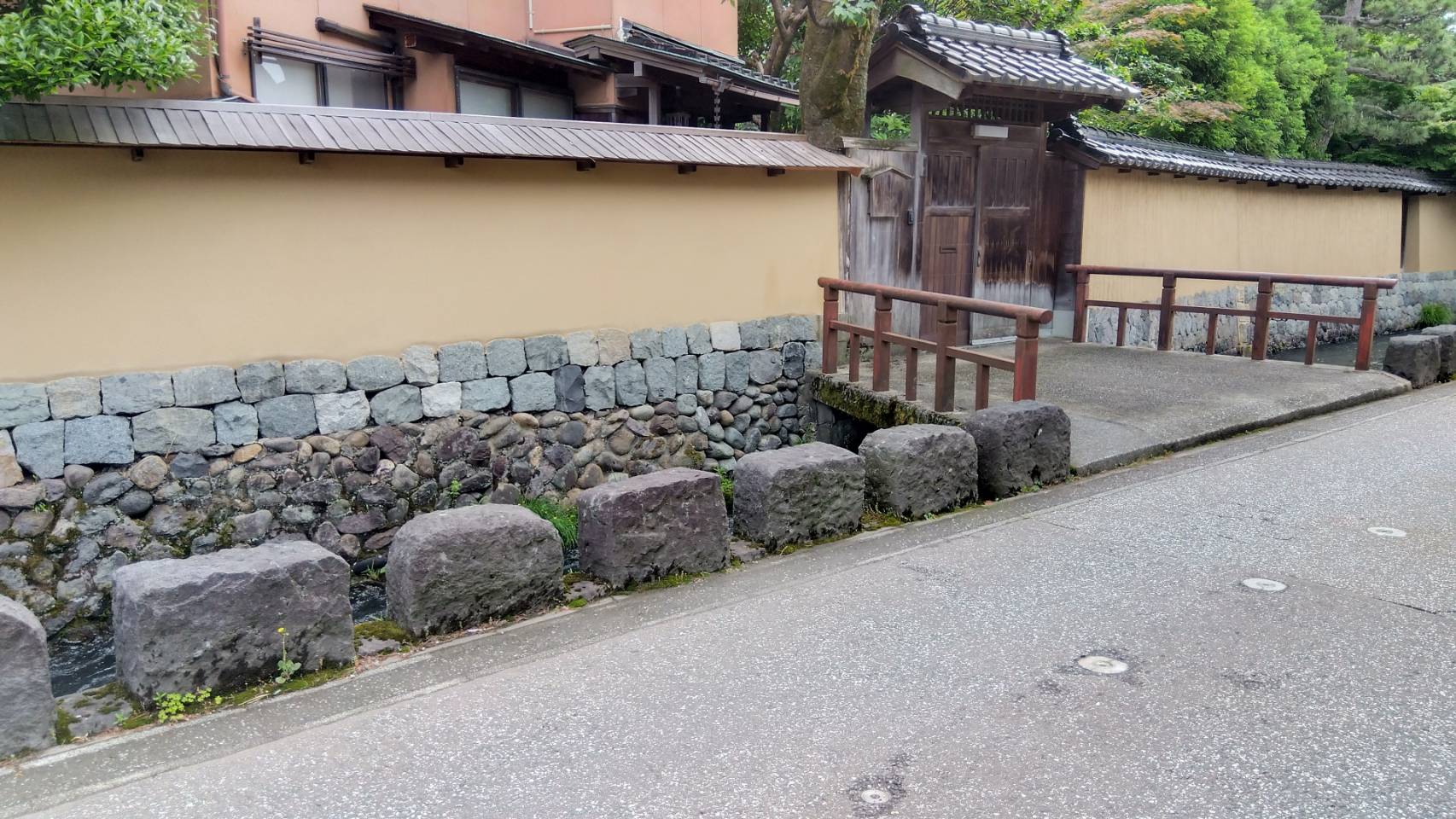 金沢のお香とアロマの香り専門店(石川県金沢市)・金沢観光地・金沢の観光スポット武家屋敷跡近く・人気でおすすめのお土産処-お香専門店のアロマ香房焚屋