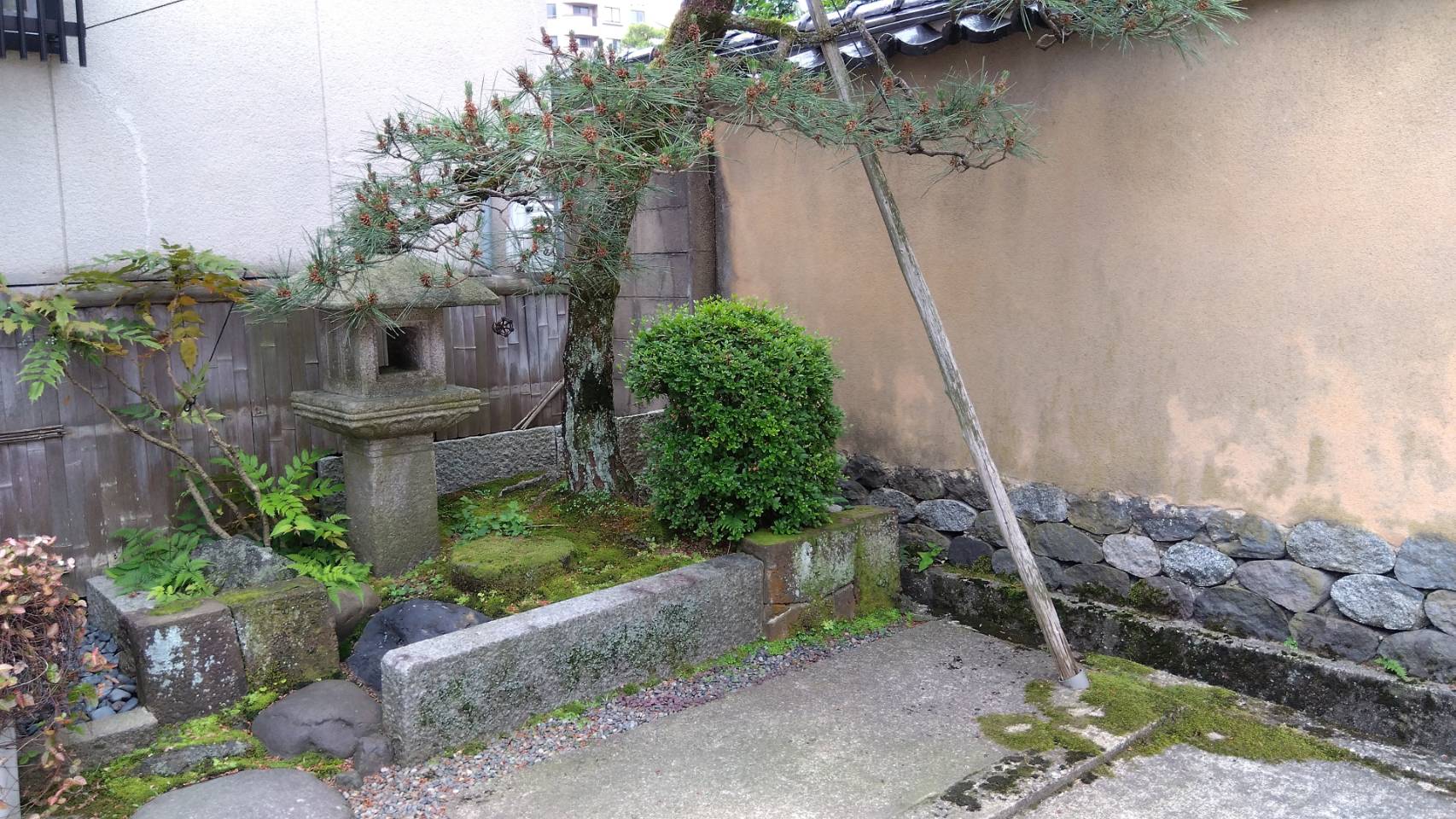 金沢のお香とアロマの香り専門店(石川県金沢市)・金沢観光地・金沢の観光スポット武家屋敷跡近く・人気でおすすめのお土産処-お香専門店のアロマ香房焚屋