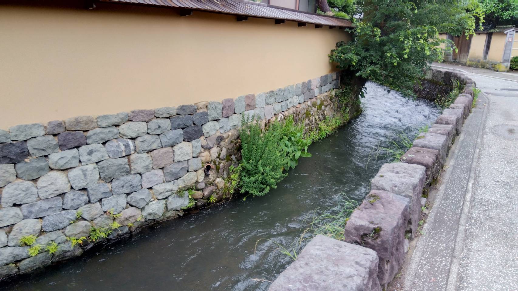 金沢のお香とアロマの香り専門店(石川県金沢市)・金沢観光地・金沢の観光スポット武家屋敷跡近く・人気でおすすめのお土産処-お香専門店のアロマ香房焚屋