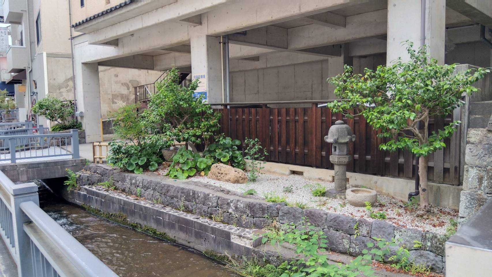 金沢のお香とアロマの香り専門店(石川県金沢市)・金沢観光地・金沢の観光スポット武家屋敷跡近く・人気でおすすめのお土産処-お香専門店のアロマ香房焚屋
