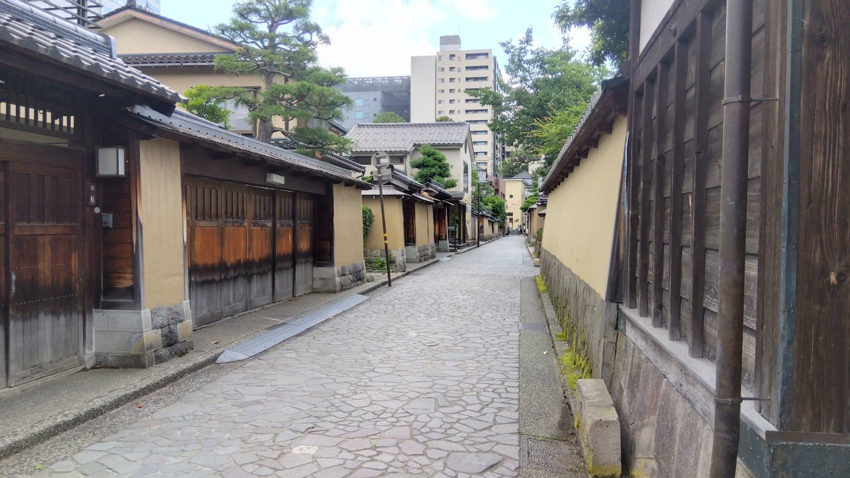 金沢のお香とアロマの香り専門店(石川県金沢市)・金沢観光地・金沢の観光スポット武家屋敷跡近く・人気でおすすめのお土産処-お香専門店のアロマ香房焚屋