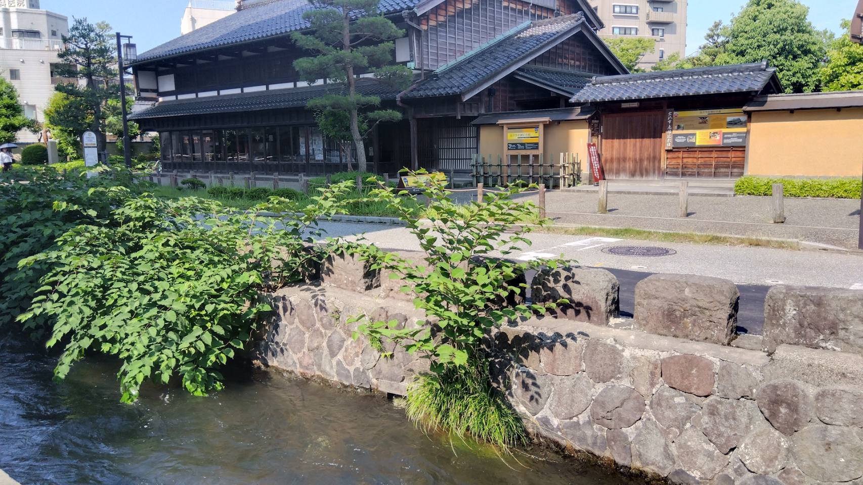 金沢のお香とアロマの香り専門店(石川県金沢市)・金沢観光地・金沢の観光スポット武家屋敷跡近く・人気でおすすめのお土産処-お香専門店のアロマ香房焚屋