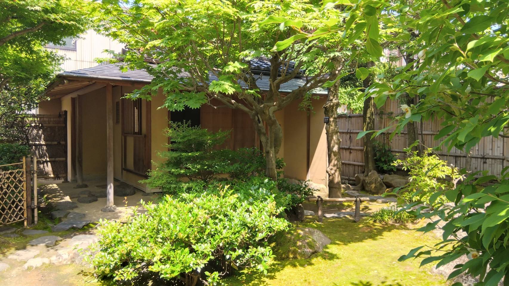 金沢のお香とアロマの香り専門店(石川県金沢市)・金沢観光地・金沢の観光スポット武家屋敷跡近く・人気でおすすめのお土産処-お香専門店のアロマ香房焚屋