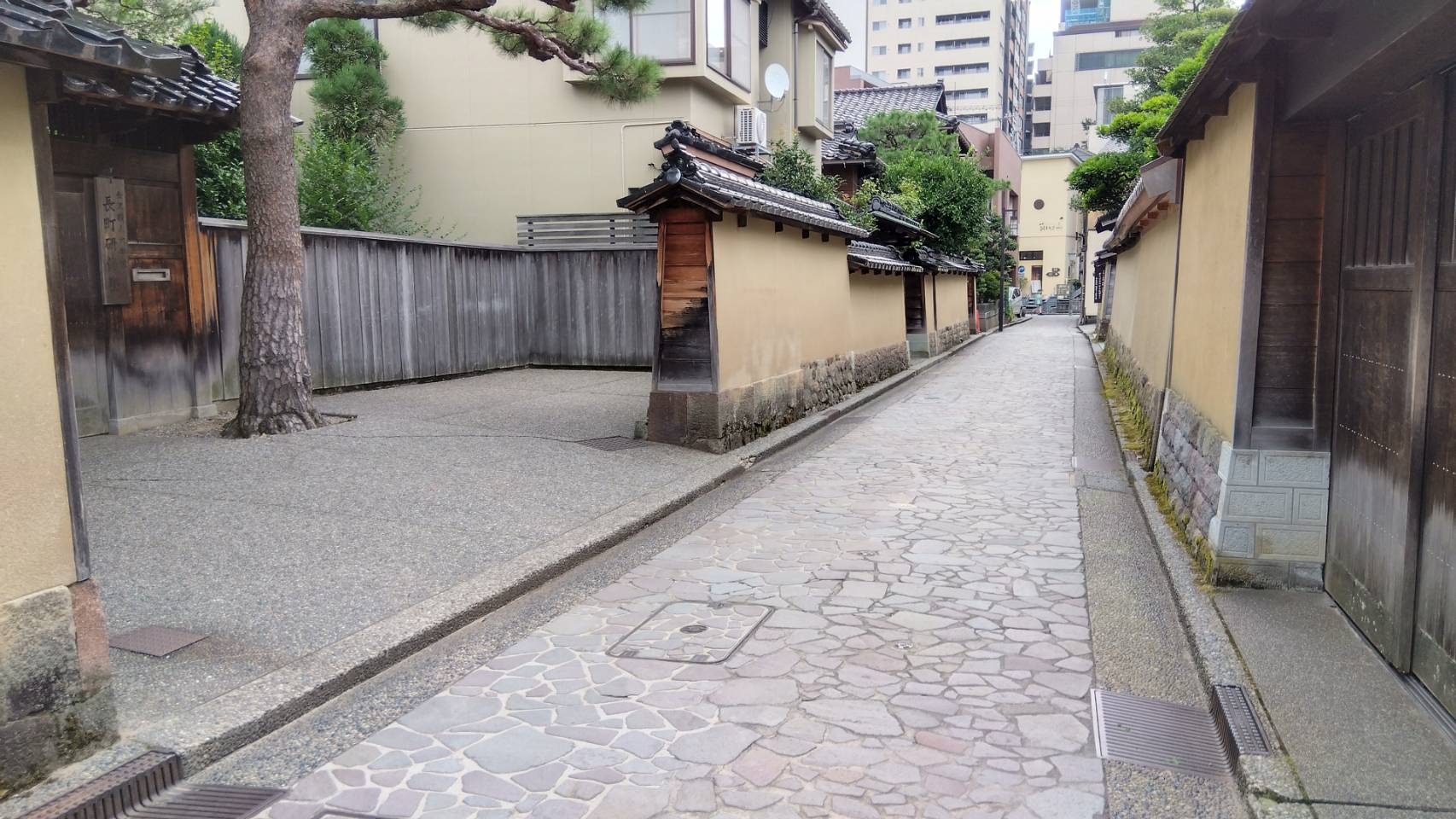 金沢のお香とアロマの香り専門店(石川県金沢市)・金沢観光地・金沢の観光スポット武家屋敷跡近く・人気でおすすめのお土産処-お香専門店のアロマ香房焚屋