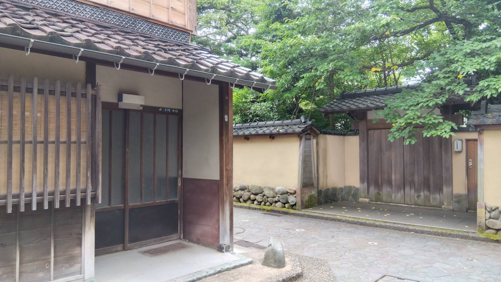 金沢のお香とアロマの香り専門店(石川県金沢市)・金沢観光地・金沢の観光スポット武家屋敷跡近く・人気でおすすめのお土産処-お香専門店のアロマ香房焚屋