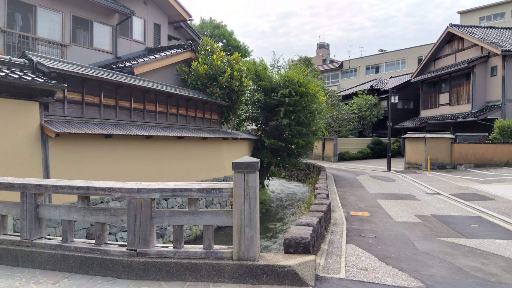 金沢のお香とアロマの香り専門店(石川県金沢市)・金沢観光地・金沢の観光スポット武家屋敷跡近く・人気でおすすめのお土産処-お香専門店のアロマ香房焚屋