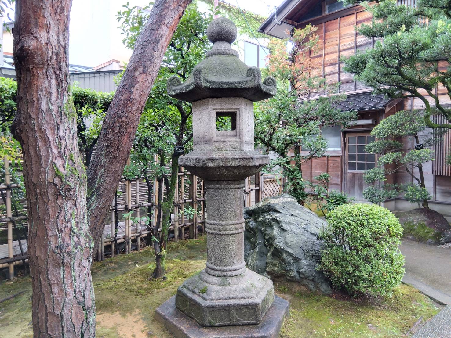 お香・専門店　金沢市｜金沢の観光地-武家屋敷跡近くのアロマ香房焚屋