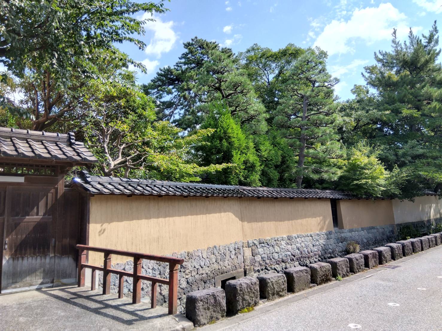 金沢のお香とアロマの香り専門店(石川県金沢市)・金沢観光地・金沢の観光スポット武家屋敷跡近く・お土産処-お香専門店のアロマ香房焚屋