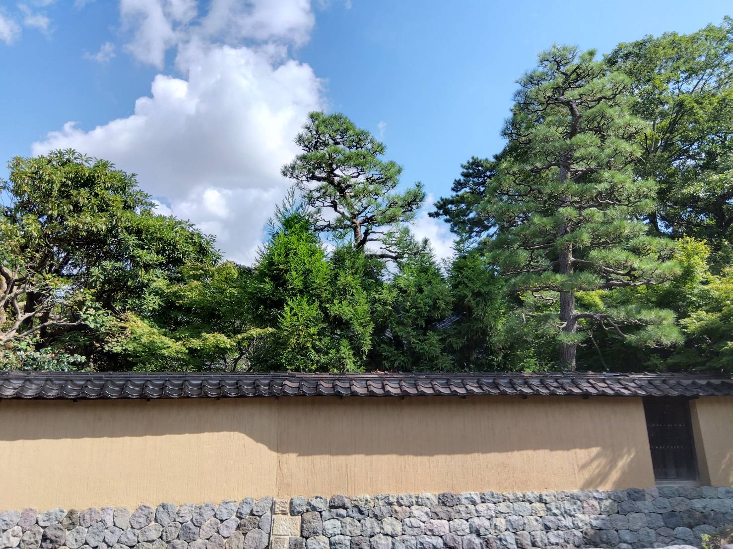 金沢のお香とアロマの香り専門店(石川県金沢市)・金沢観光地・金沢の観光スポット武家屋敷跡近く・お土産処-お香専門店のアロマ香房焚屋