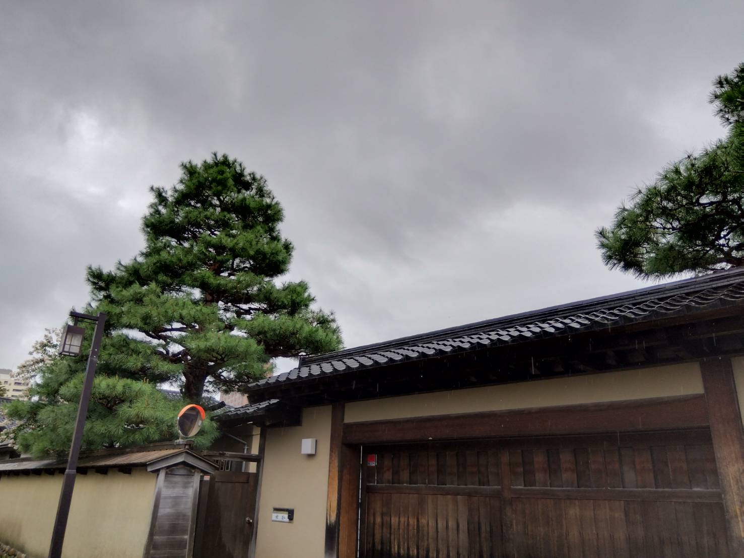 金沢のお香とアロマの香り専門店(石川県金沢市)・金沢観光地・金沢の観光スポット武家屋敷跡近く・お土産処-お香専門店のアロマ香房焚屋