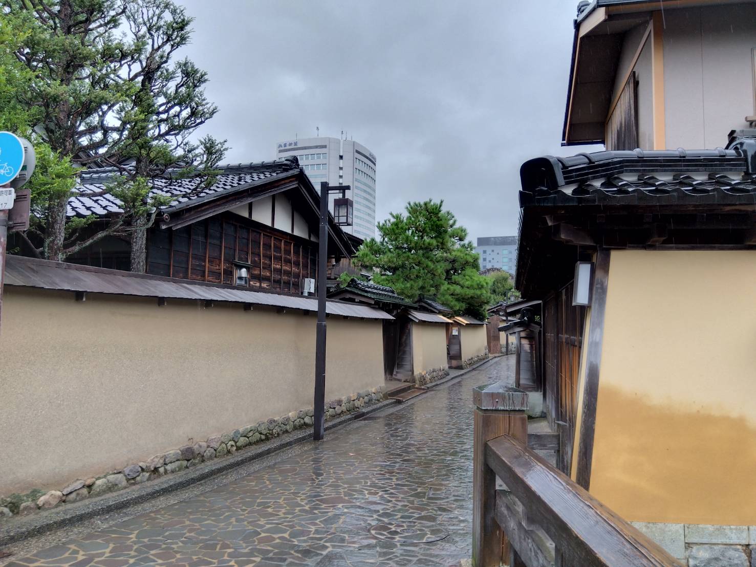 金沢のお香とアロマの香り専門店(石川県金沢市)・金沢観光地・金沢の観光スポット武家屋敷跡近く・お土産処-お香専門店のアロマ香房焚屋