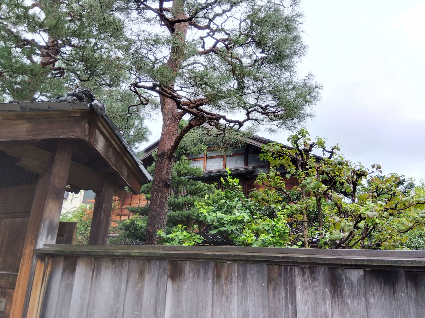 金沢のお香とアロマの香り専門店(石川県金沢市)・金沢観光地・金沢の観光スポット武家屋敷跡近く・お土産処-お香専門店のアロマ香房焚屋