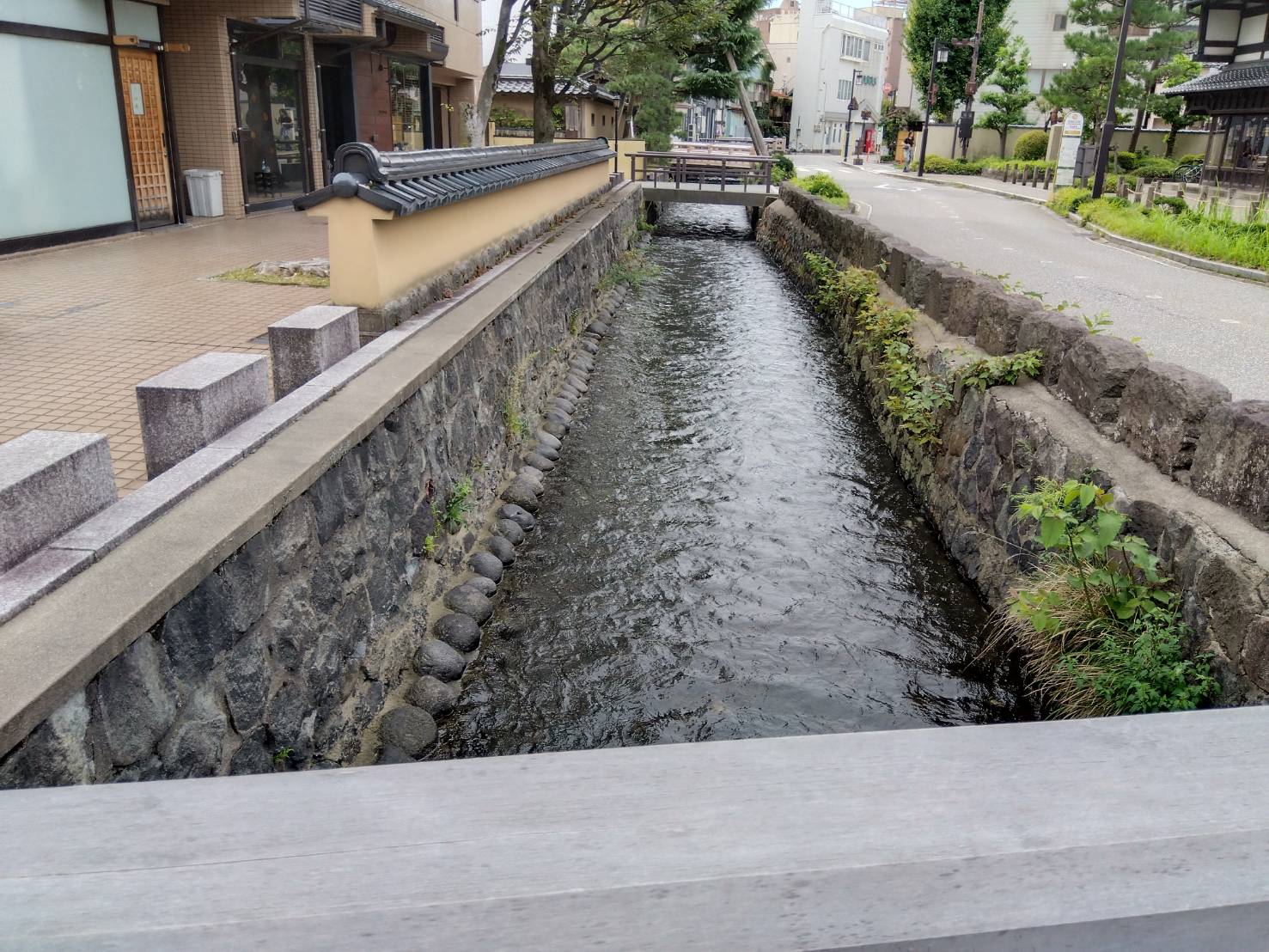 金沢のお香とアロマの香り専門店(石川県金沢市)・金沢観光地・金沢の観光スポット武家屋敷跡近く・お土産処-お香専門店のアロマ香房焚屋