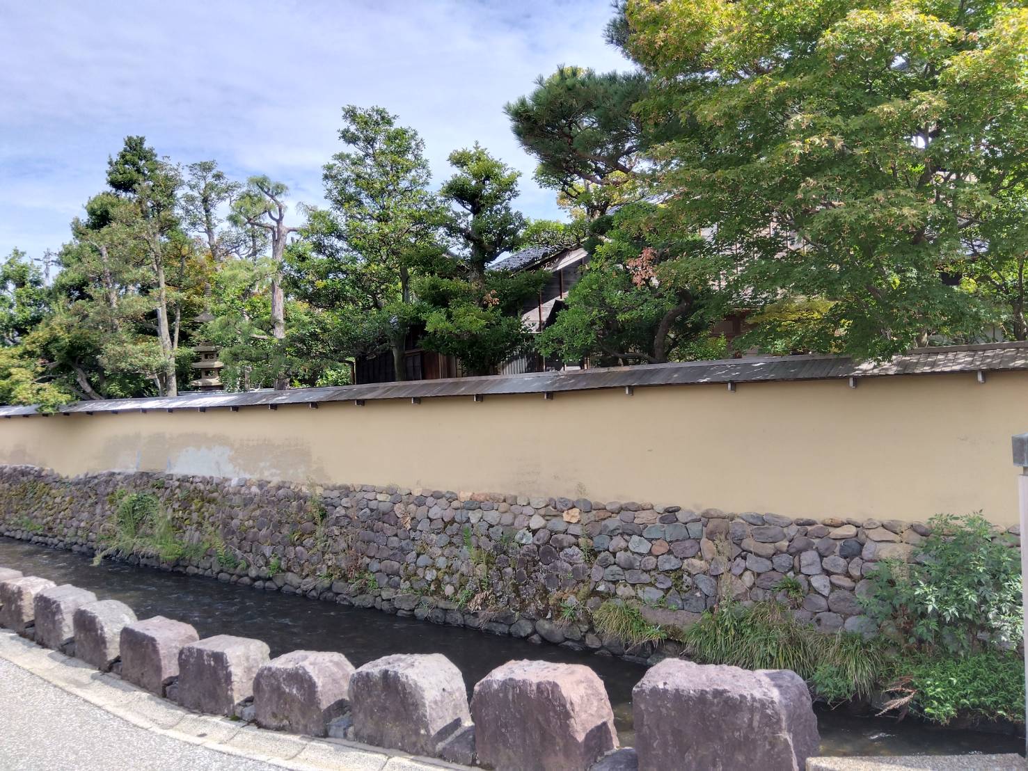 金沢のお香とアロマの香り専門店(石川県金沢市)・金沢観光地・金沢の観光スポット武家屋敷跡近く・お土産処-お香専門店のアロマ香房焚屋