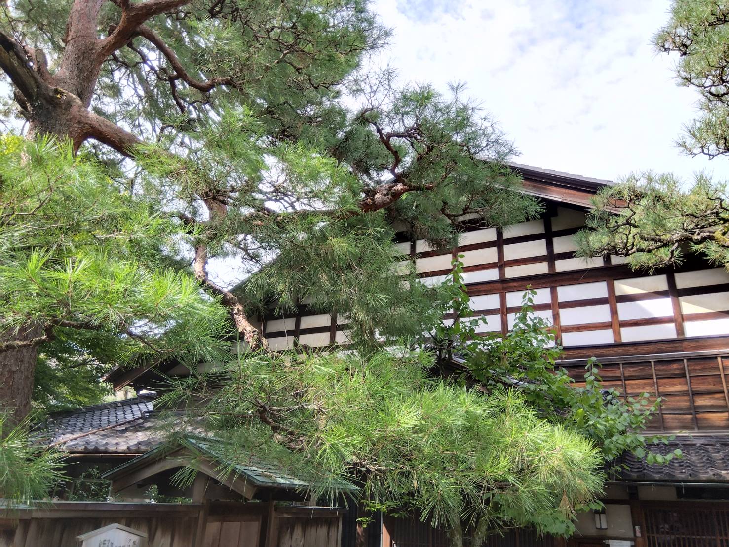 金沢のお香とアロマの香り専門店(石川県金沢市)・金沢観光地・金沢の観光スポット武家屋敷跡近く・お土産処-お香専門店のアロマ香房焚屋