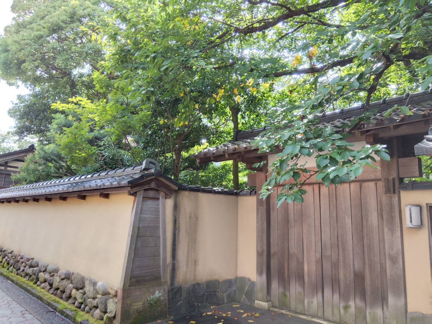 金沢のお香とアロマの香り専門店(石川県金沢市)・金沢観光地・金沢の観光スポット武家屋敷跡近く・お土産処-お香専門店のアロマ香房焚屋