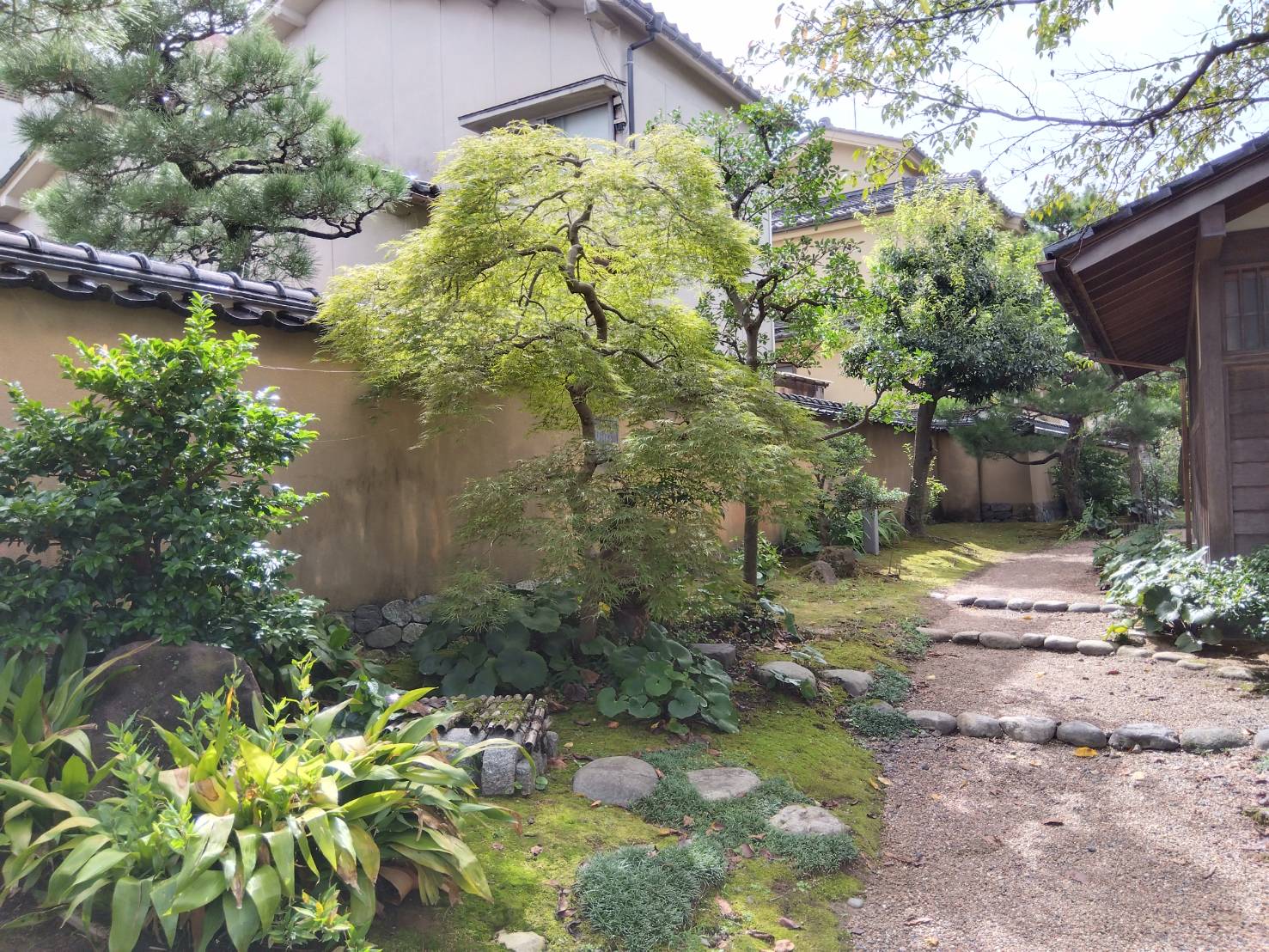 金沢のお香とアロマの香り専門店(石川県金沢市)・金沢観光地・金沢の観光スポット武家屋敷跡近く・お土産処-お香専門店のアロマ香房焚屋