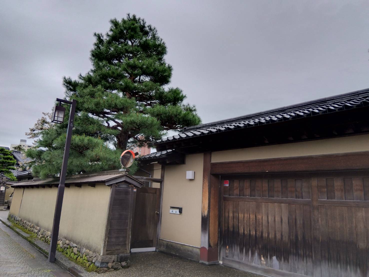 金沢のお香とアロマの香り専門店(石川県金沢市)・金沢観光地・金沢の観光スポット武家屋敷跡近く・人気でおすすめのお土産処-お香専門店のアロマ香房焚屋