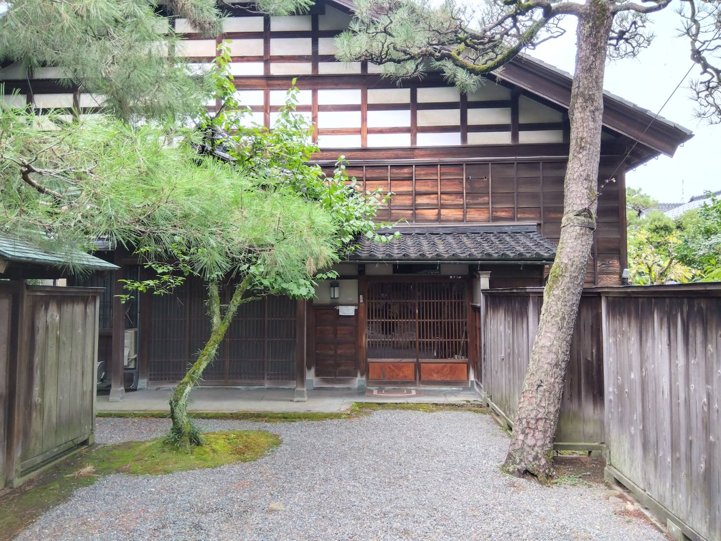 金沢のお香とアロマの香り専門店(石川県金沢市)・金沢観光地・金沢の観光スポット武家屋敷跡近く・人気でおすすめのお土産処-お香専門店のアロマ香房焚屋