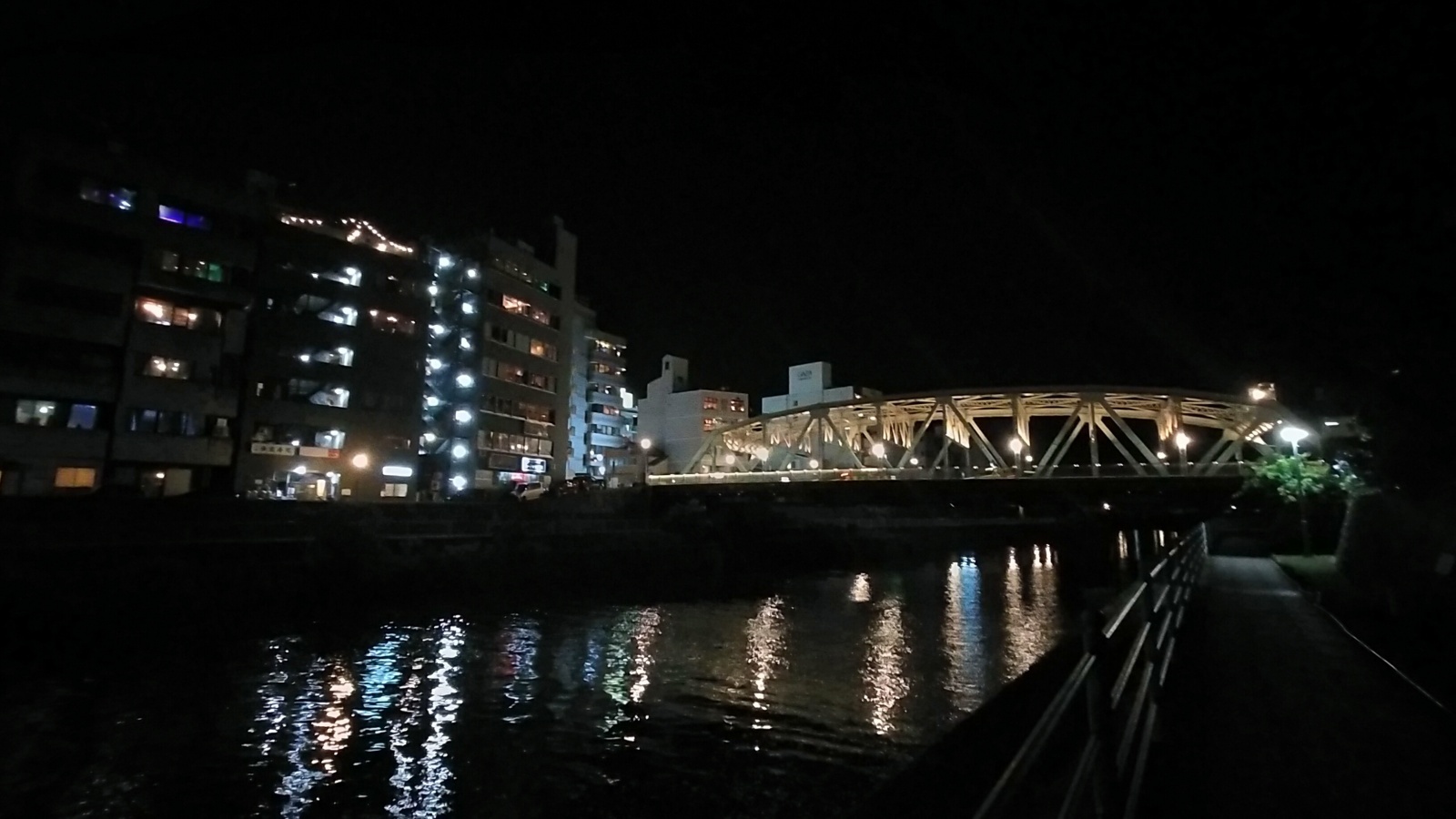 金沢のお香とアロマの香り専門店(石川県金沢市)・金沢観光地・金沢の観光スポット武家屋敷跡近く・人気でおすすめのお土産処-お香専門店のアロマ香房焚屋