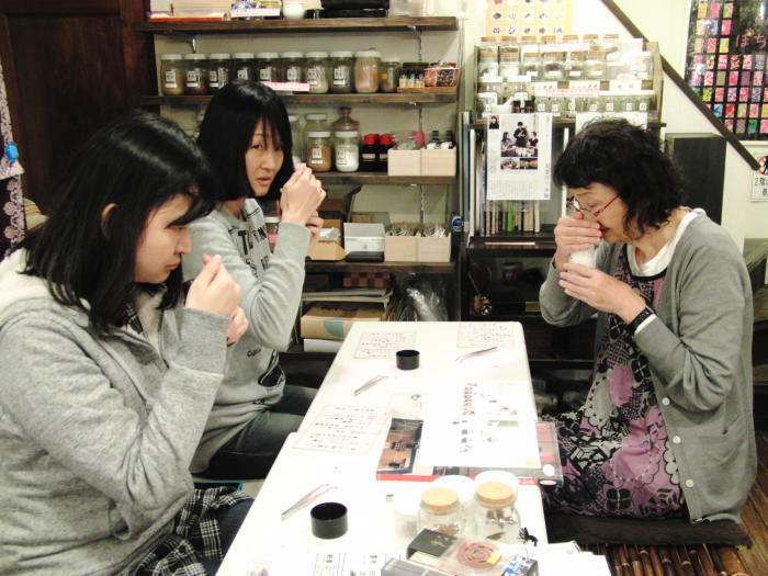 金沢観光体験教室-お香体験教室