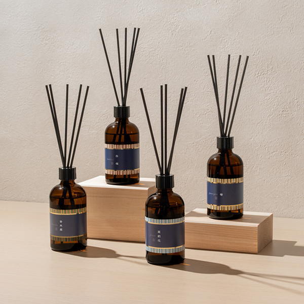 日本香堂のアロマディフューザー、リードディフューザー　かゆらぎシリーズ