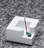 ブロック香炉白